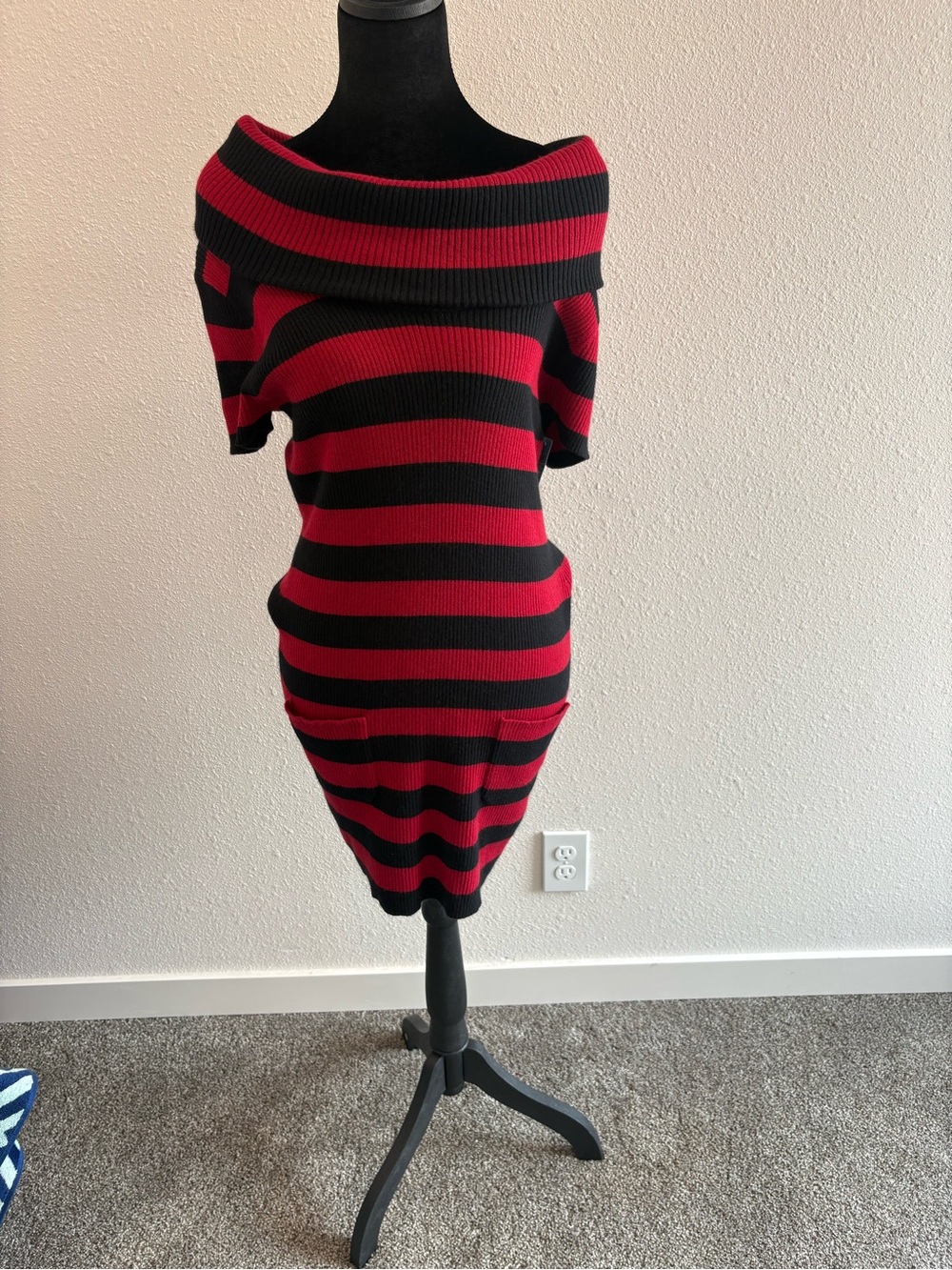 Black and Red Ribbed Cowl Neck Sweater Dress With Pockets
